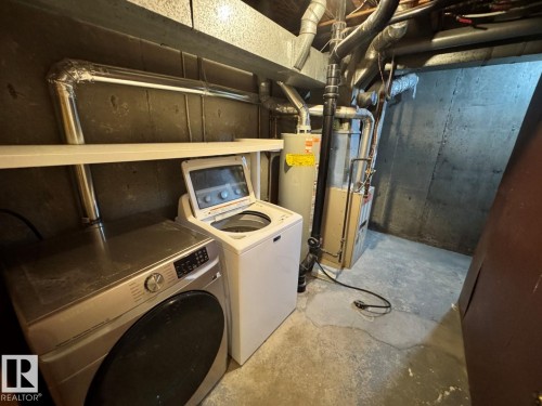 456 Lee Ridge Road, Edmonton, AB - Indoor Photo Showing Laundry Room