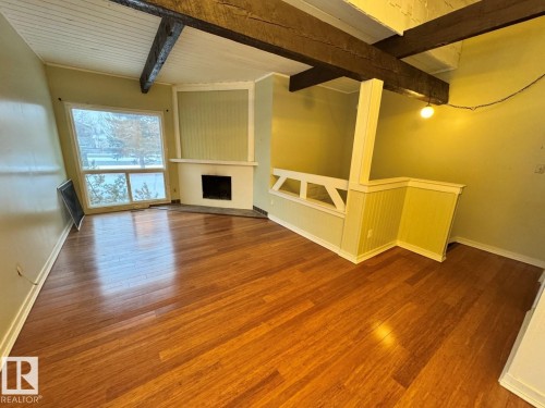 456 Lee Ridge Road, Edmonton, AB - Indoor Photo Showing Other Room