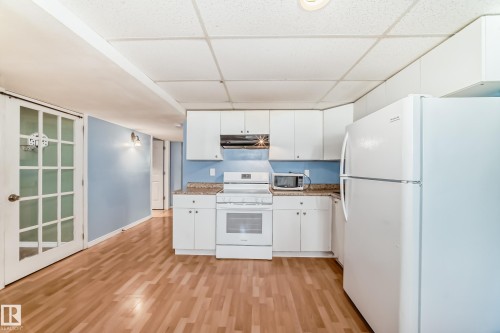 3612 22 Street, Edmonton, AB - Indoor Photo Showing Kitchen