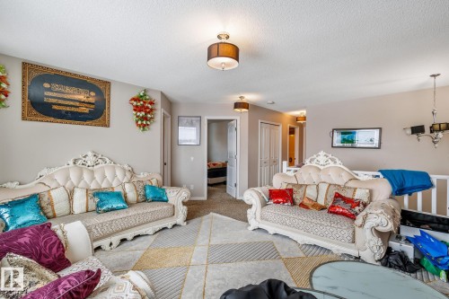 17116 121 Street, Edmonton, AB - Indoor Photo Showing Living Room