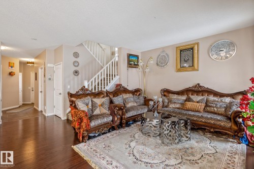 17116 121 Street, Edmonton, AB - Indoor Photo Showing Living Room