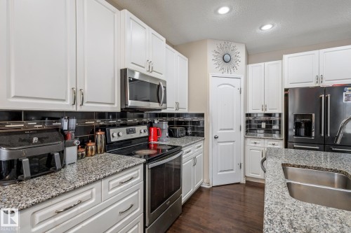 17116 121 Street, Edmonton, AB - Indoor Photo Showing Kitchen With Double Sink With Upgraded Kitchen