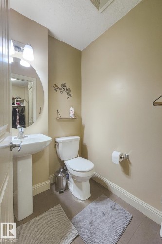 6109 13 Avenue, Edmonton, AB - Indoor Photo Showing Bathroom