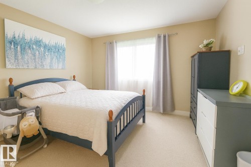 6109 13 Avenue, Edmonton, AB - Indoor Photo Showing Bedroom