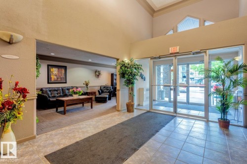 446 16311 95 Street, Edmonton, AB - Indoor Photo Showing Other Room