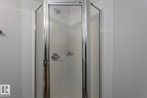 446 16311 95 Street, Edmonton, AB - Indoor Photo Showing Bathroom