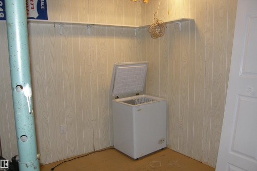 14619 55 Street, Edmonton, AB - Indoor Photo Showing Laundry Room