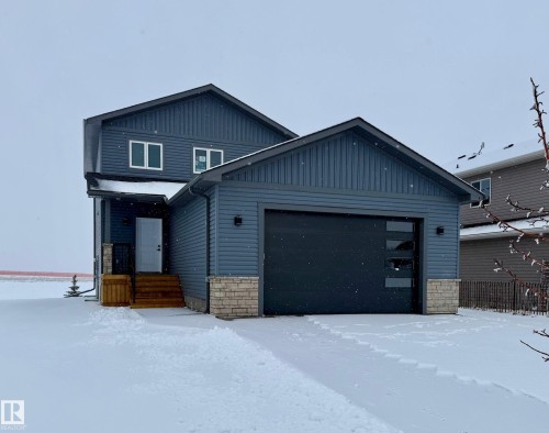 5122 53A Avenue, Legal, AB - Outdoor