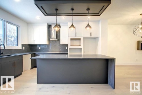 13907 107A Avenue, Edmonton, AB - Indoor Photo Showing Kitchen