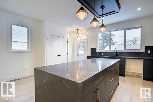 13907 107A Avenue, Edmonton, AB - Indoor Photo Showing Kitchen