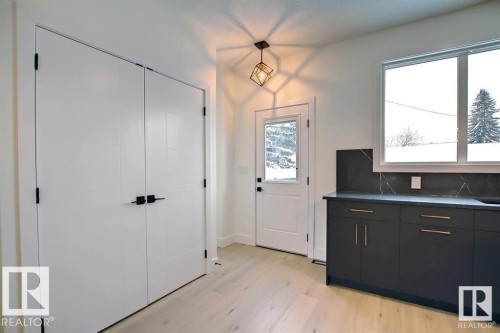 13907 107A Avenue, Edmonton, AB - Indoor Photo Showing Other Room