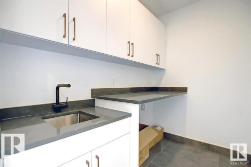 13907 107A Avenue, Edmonton, AB - Indoor Photo Showing Kitchen