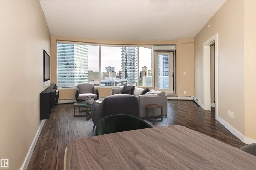 Living room featuring a gorgeous view of Edmonton’s skyline - 904 10136 104 Street Nw, Edmonton, AB - Indoor