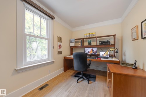 10828 125 Street, Edmonton, AB - Indoor Photo Showing Office