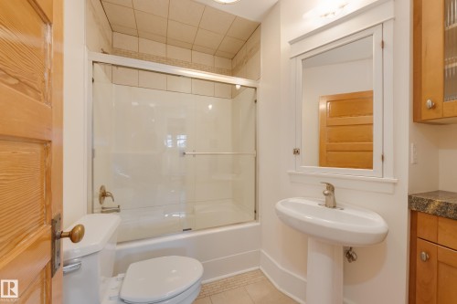 10828 125 Street, Edmonton, AB - Indoor Photo Showing Bathroom
