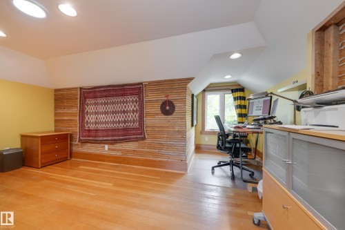 10828 125 Street, Edmonton, AB - Indoor Photo Showing Office