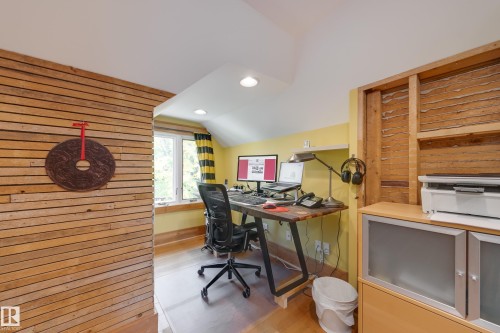 10828 125 Street, Edmonton, AB - Indoor Photo Showing Office