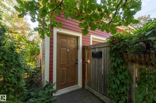 10828 125 Street, Edmonton, AB - Outdoor