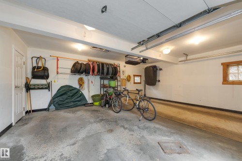 10828 125 Street, Edmonton, AB - Indoor Photo Showing Garage