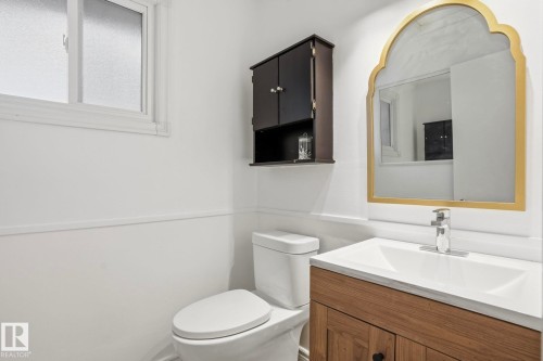3646 43A Avenue, Edmonton, AB - Indoor Photo Showing Bathroom