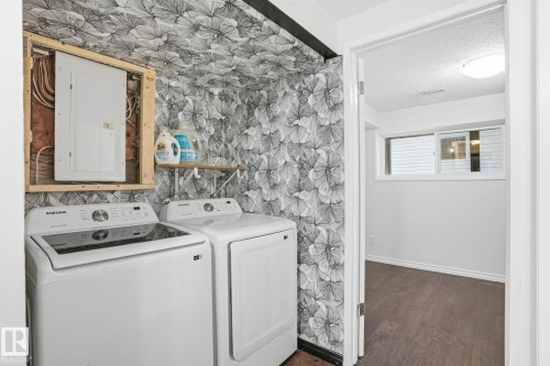 3646 43A Avenue, Edmonton, AB - Indoor Photo Showing Laundry Room