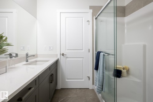 27 Gable Common, Spruce Grove, AB - Indoor Photo Showing Bathroom