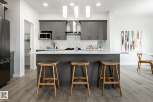 27 Gable Common, Spruce Grove, AB - Indoor Photo Showing Kitchen With Upgraded Kitchen