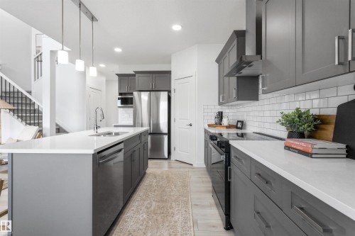 45 Gable Common, Spruce Grove, AB - Indoor Photo Showing Kitchen With Upgraded Kitchen