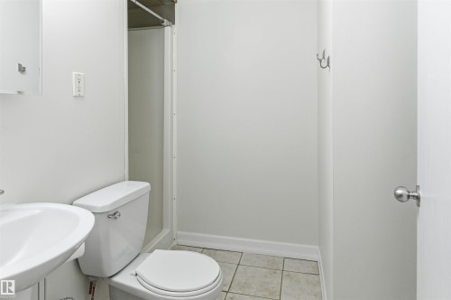 10619 148 Street, Edmonton, AB - Indoor Photo Showing Bathroom