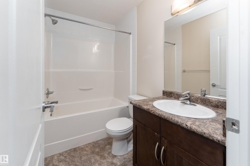 2687 Sir Arthur Currie Way, Edmonton, AB - Indoor Photo Showing Bathroom
