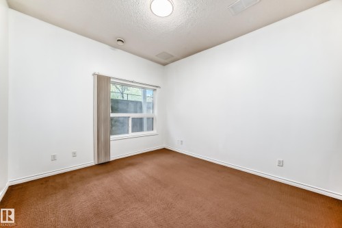 102 3010 33 Avenue, Edmonton, AB - Indoor Photo Showing Other Room