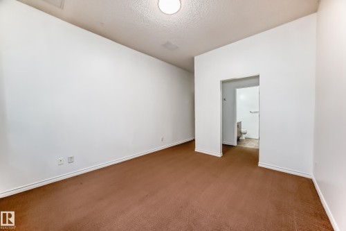 102 3010 33 Avenue, Edmonton, AB - Indoor Photo Showing Other Room