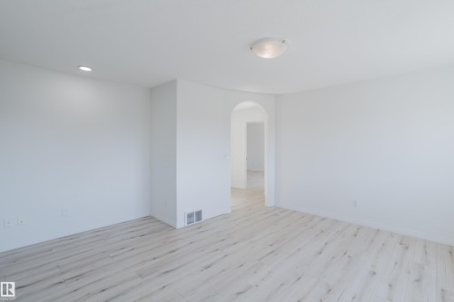 1665 Glastonbury Boulevard, Edmonton, AB - Indoor Photo Showing Other Room