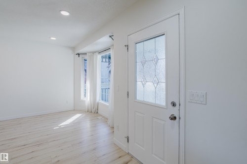 1665 Glastonbury Boulevard, Edmonton, AB - Indoor Photo Showing Other Room