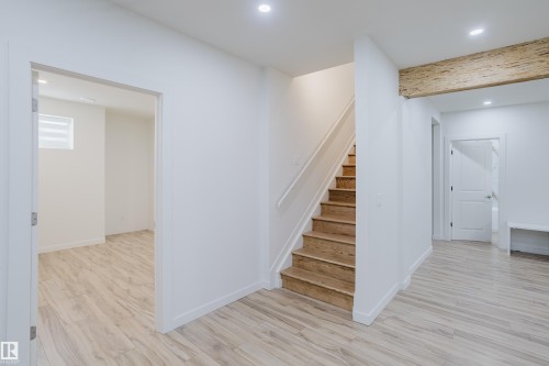 1665 Glastonbury Boulevard, Edmonton, AB - Indoor Photo Showing Other Room