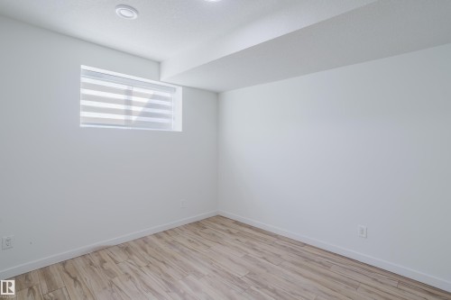 1665 Glastonbury Boulevard, Edmonton, AB - Indoor Photo Showing Other Room