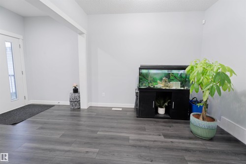 1033 Christie Vista Vista, Edmonton, AB - Indoor Photo Showing Other Room
