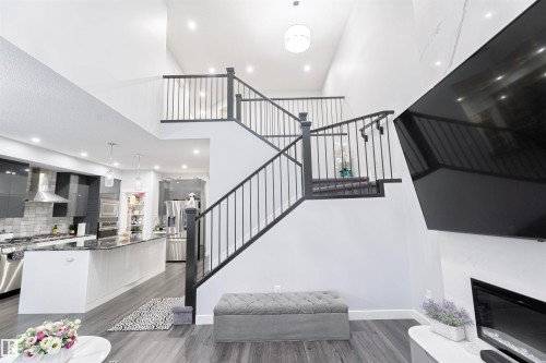 1033 Christie Vista Vista, Edmonton, AB - Indoor