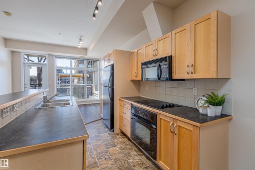 143 10403 122 Street, Edmonton, AB - Indoor Photo Showing Kitchen