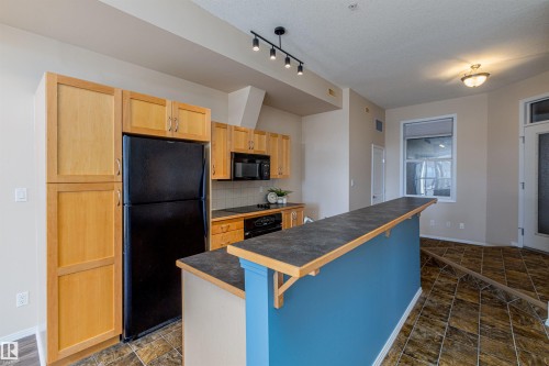 143 10403 122 Street, Edmonton, AB - Indoor Photo Showing Kitchen