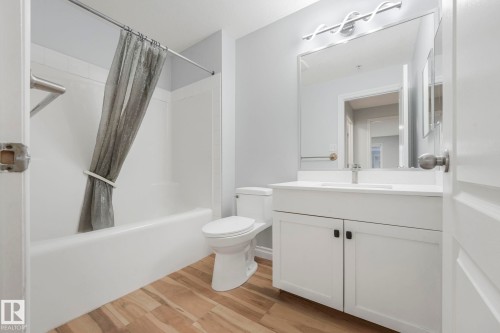 326 111 Edwards Drive, Edmonton, AB - Indoor Photo Showing Bathroom