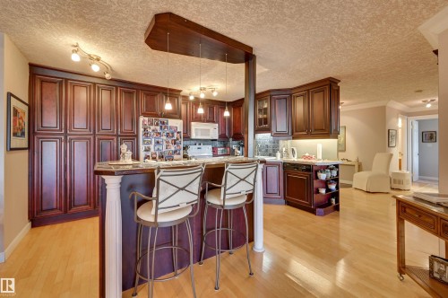 1102 11503 100 Avenue, Edmonton, AB - Indoor Photo Showing Kitchen