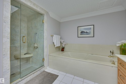 1102 11503 100 Avenue, Edmonton, AB - Indoor Photo Showing Bathroom