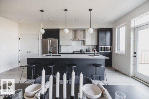 163 Garneau Gate, Spruce Grove, AB - Indoor Photo Showing Kitchen With Upgraded Kitchen