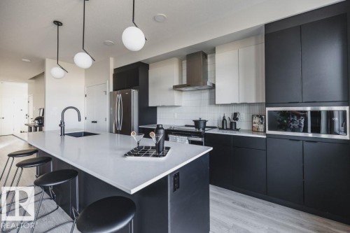 163 Garneau Gate, Spruce Grove, AB - Indoor Photo Showing Kitchen With Upgraded Kitchen