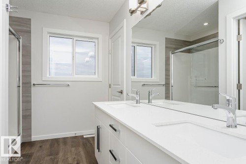 788 Mattson Drive, Edmonton, AB - Indoor Photo Showing Bathroom