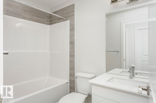 788 Mattson Drive, Edmonton, AB - Indoor Photo Showing Bathroom