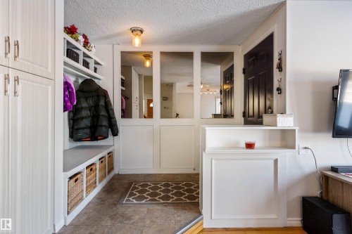 2707 138 Avenue, Edmonton, AB - Indoor