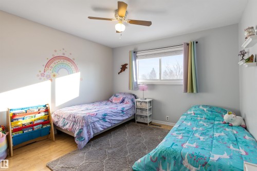 2707 138 Avenue, Edmonton, AB - Indoor Photo Showing Bedroom
