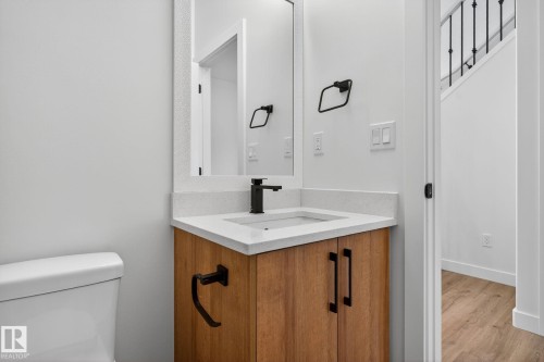 147 Pierwyck Loop, Spruce Grove, AB - Indoor Photo Showing Bathroom